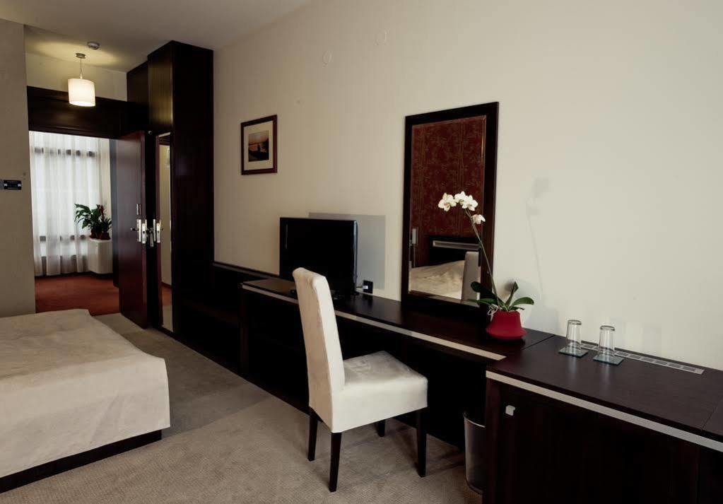 Hotel Forum Garni スボティツァ エクステリア 写真