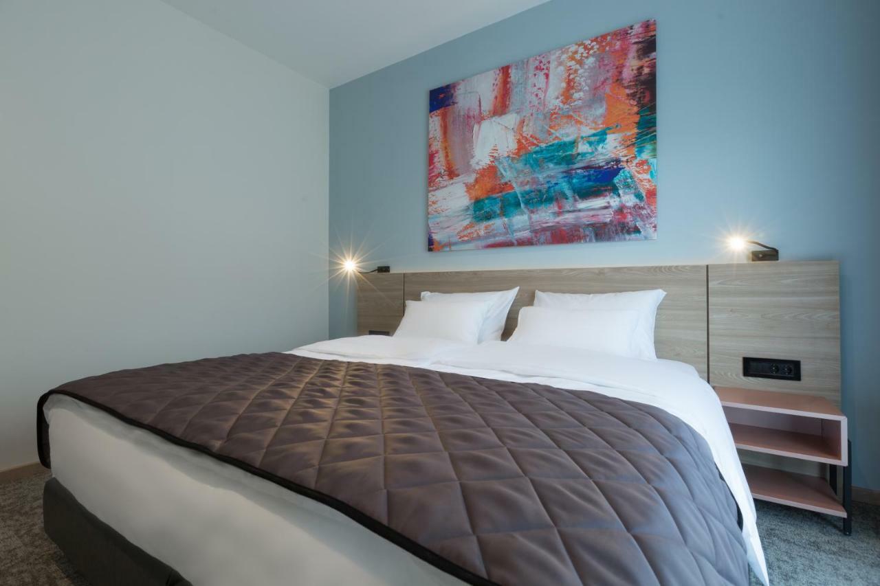 Hotel Forum Garni スボティツァ エクステリア 写真